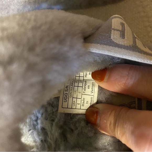 UGG classic slippers oh yeah! Grey size 5.5 - Picture 9 of 16